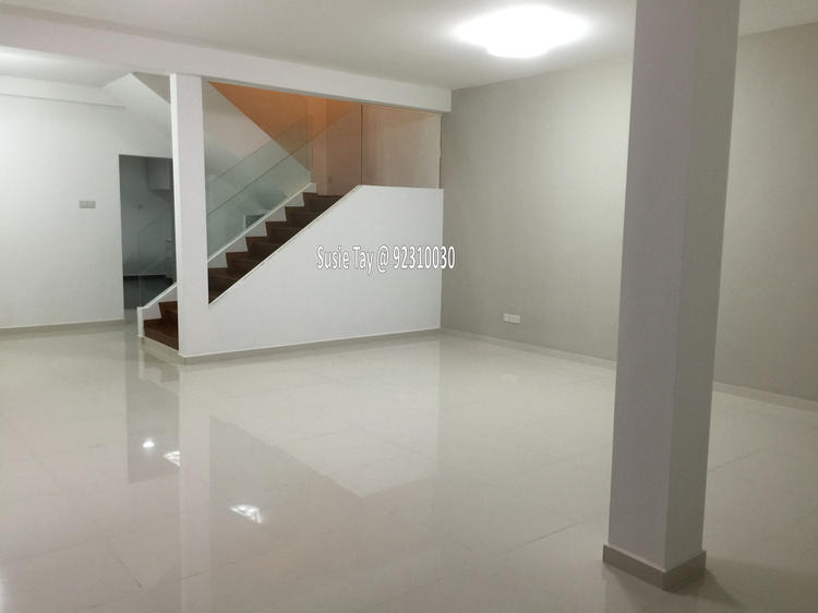 Highland Road (D19), Terrace #128356472